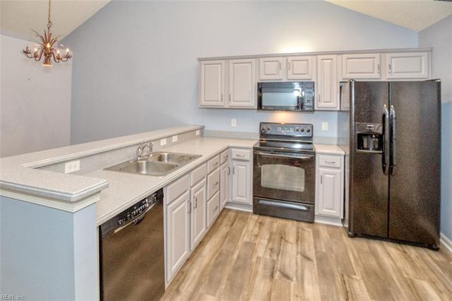 510 Tabb Smith TRL, Yorktown, VA 23693