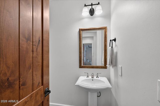 5616 E LIBBY Street, Scottsdale, AZ 85254