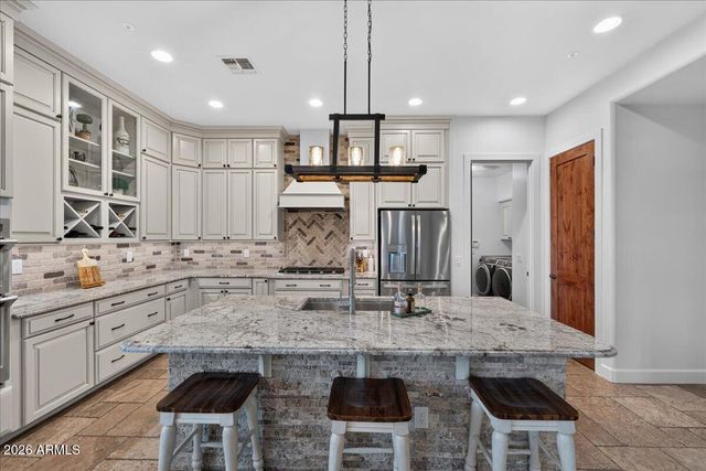 5616 E LIBBY Street, Scottsdale, AZ 85254