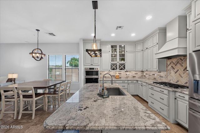 5616 E LIBBY Street, Scottsdale, AZ 85254