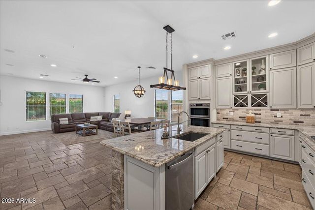 5616 E LIBBY Street, Scottsdale, AZ 85254