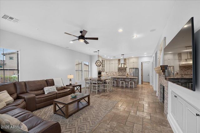 5616 E LIBBY Street, Scottsdale, AZ 85254