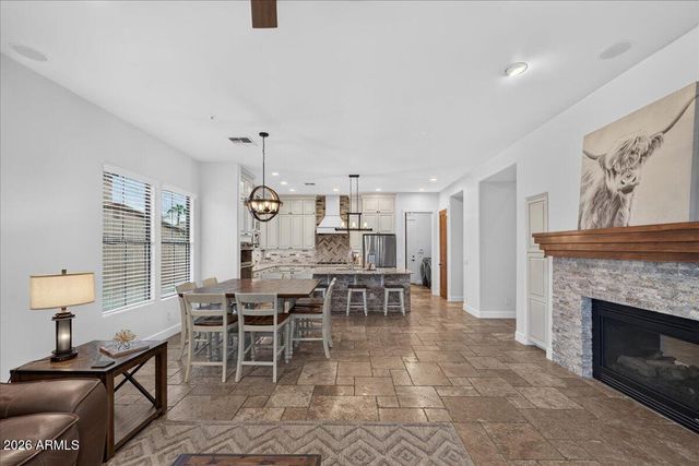 5616 E LIBBY Street, Scottsdale, AZ 85254