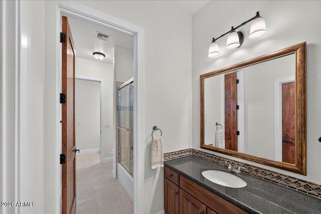 5616 E LIBBY Street, Scottsdale, AZ 85254