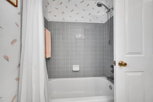 4530 NW 7th Street, Deerfield Beach, FL 33442