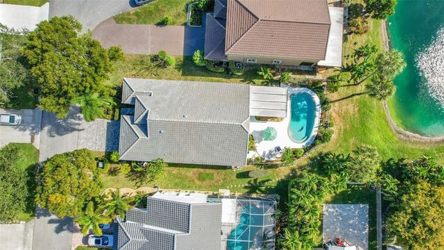 4530 NW 7th Street, Deerfield Beach, FL 33442