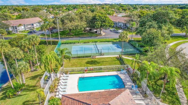4530 NW 7th Street, Deerfield Beach, FL 33442