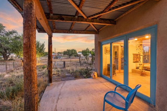 16 Bennett Road, Los Lunas, NM 87031