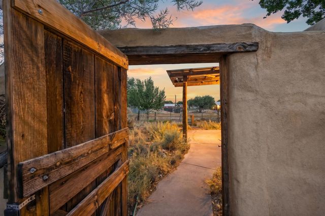 16 Bennett Road, Los Lunas, NM 87031