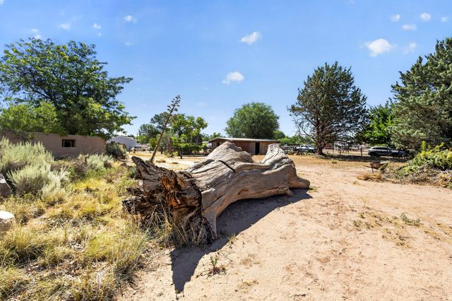16 Bennett Road, Los Lunas, NM 87031