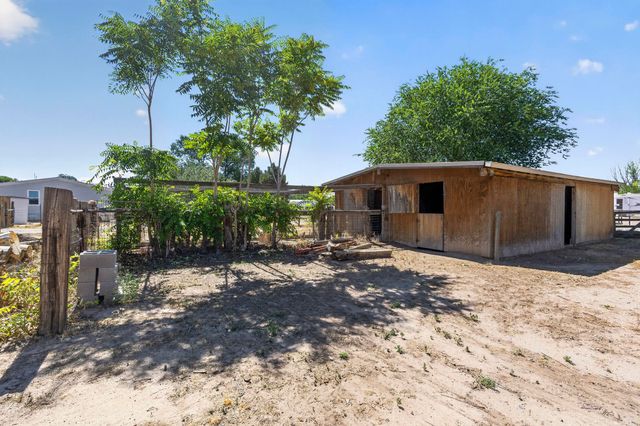 16 Bennett Road, Los Lunas, NM 87031