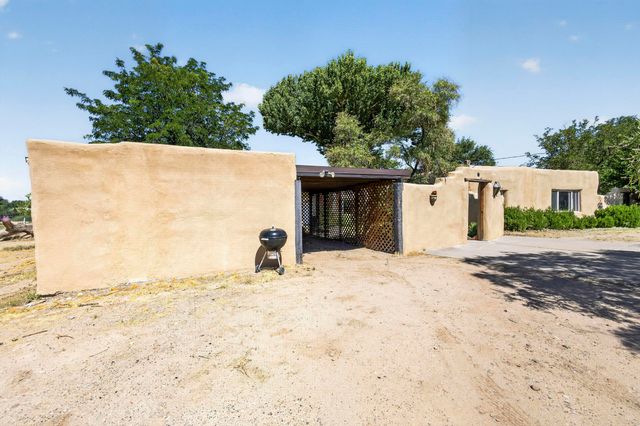 16 Bennett Road, Los Lunas, NM 87031