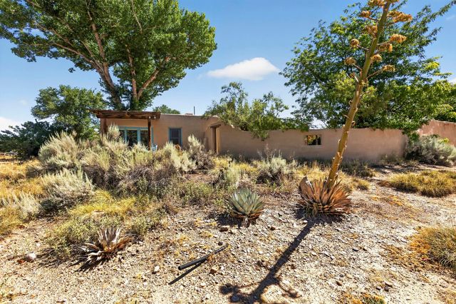 16 Bennett Road, Los Lunas, NM 87031