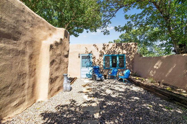 16 Bennett Road, Los Lunas, NM 87031