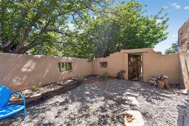 16 Bennett Road, Los Lunas, NM 87031
