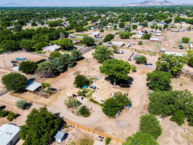 16 Bennett Road, Los Lunas, NM 87031