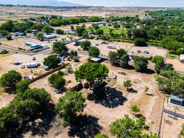 16 Bennett Road, Los Lunas, NM 87031