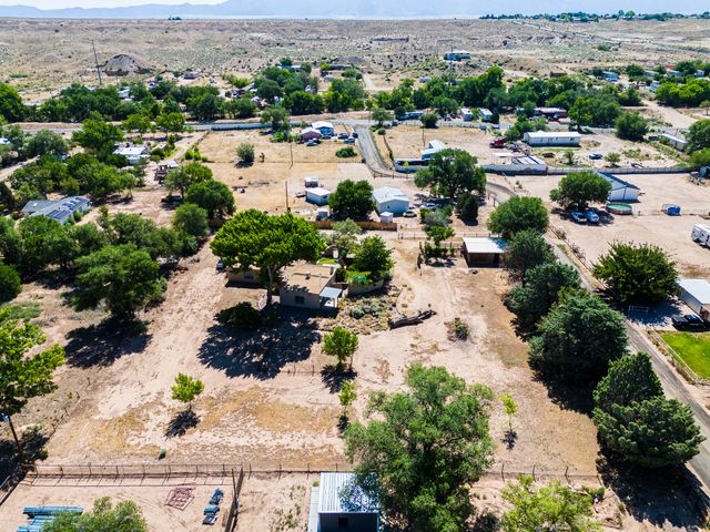 16 Bennett Road, Los Lunas, NM 87031