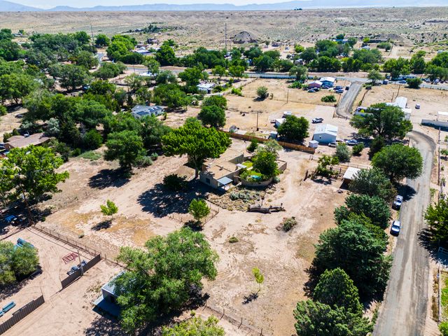16 Bennett Road, Los Lunas, NM 87031