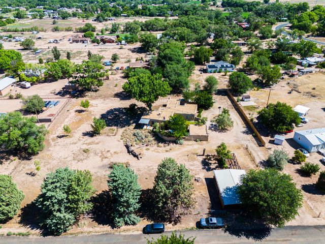 16 Bennett Road, Los Lunas, NM 87031