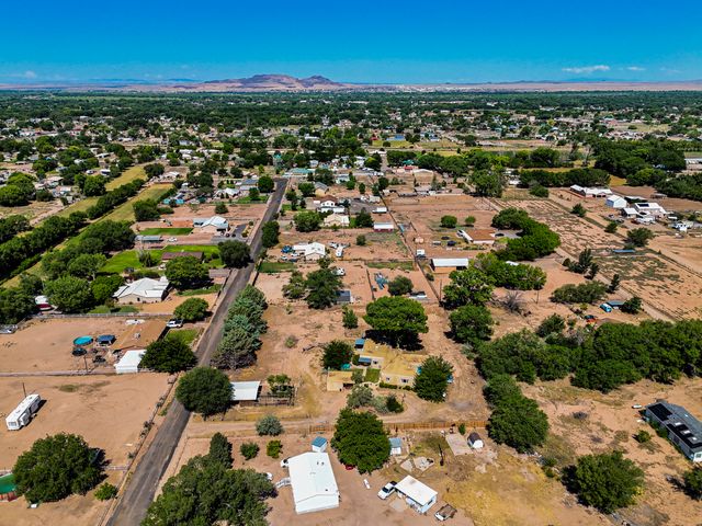 16 Bennett Road, Los Lunas, NM 87031