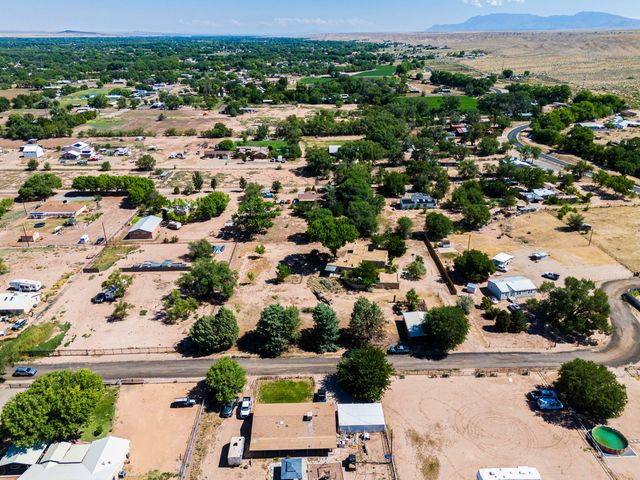 16 Bennett Road, Los Lunas, NM 87031