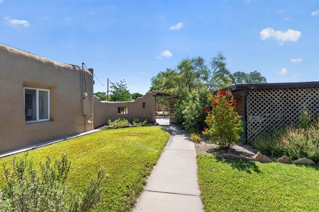 16 Bennett Road, Los Lunas, NM 87031