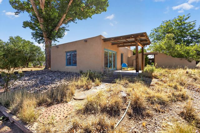 16 Bennett Road, Los Lunas, NM 87031