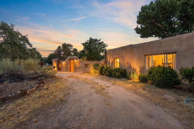 16 Bennett Road, Los Lunas, NM 87031