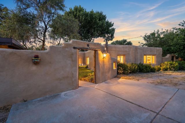 16 Bennett Road, Los Lunas, NM 87031