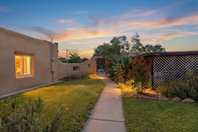 16 Bennett Road, Los Lunas, NM 87031
