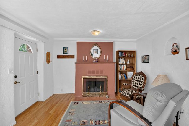 16 Bennett Road, Los Lunas, NM 87031