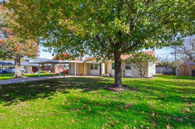 808 Bridle Avenue, White Settlement, TX 76108