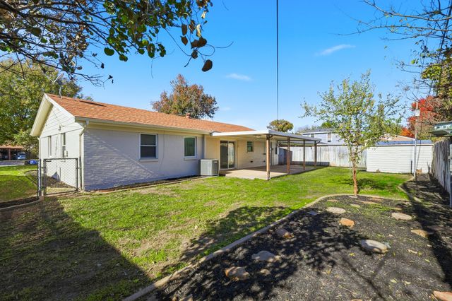 808 Bridle Avenue, White Settlement, TX 76108