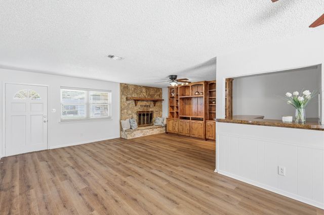 808 Bridle Avenue, White Settlement, TX 76108