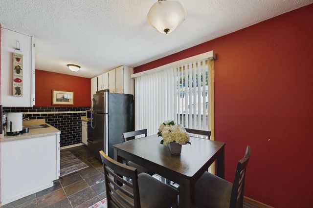 1467 Goodwin Avenue N, Oakdale, MN 55128