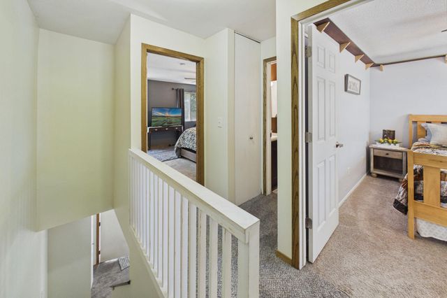 1467 Goodwin Avenue N, Oakdale, MN 55128