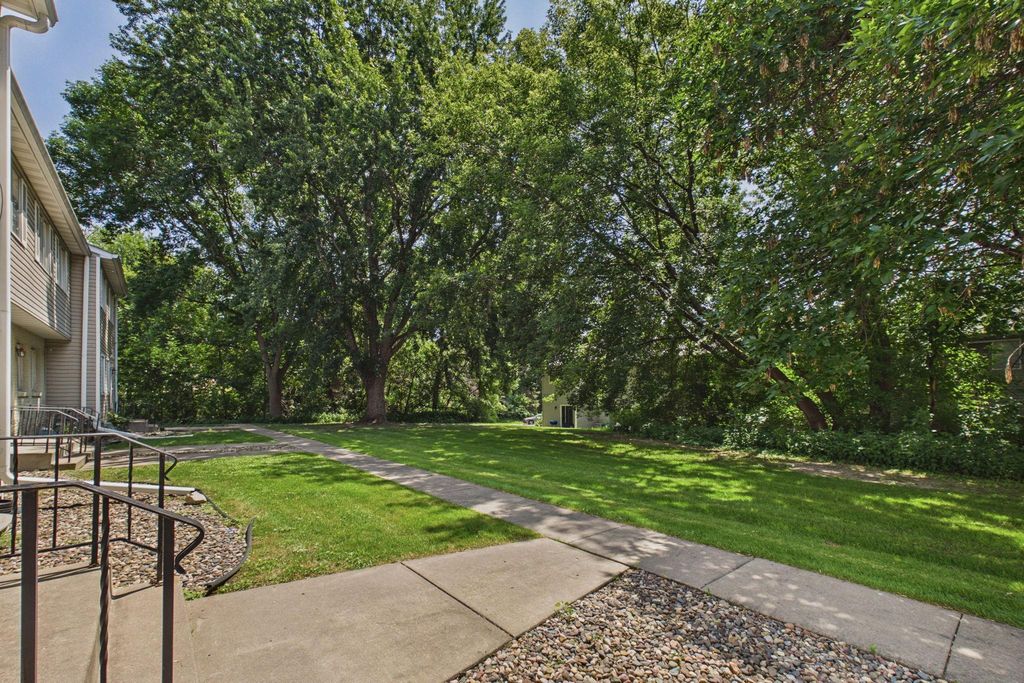 1467 Goodwin Avenue N, Oakdale, MN 55128 — photo 2