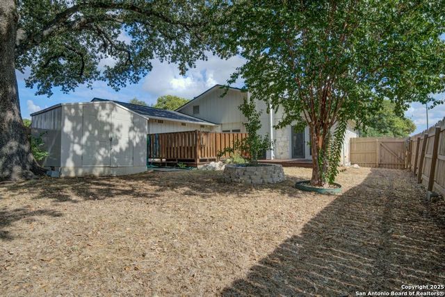 13703 Stony Forest Dr, San Antonio, TX 78231