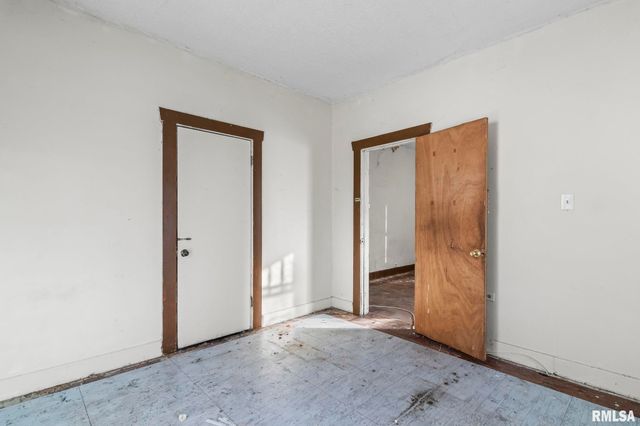 534 S LIVINGSTON Street, Springfield, IL 62703