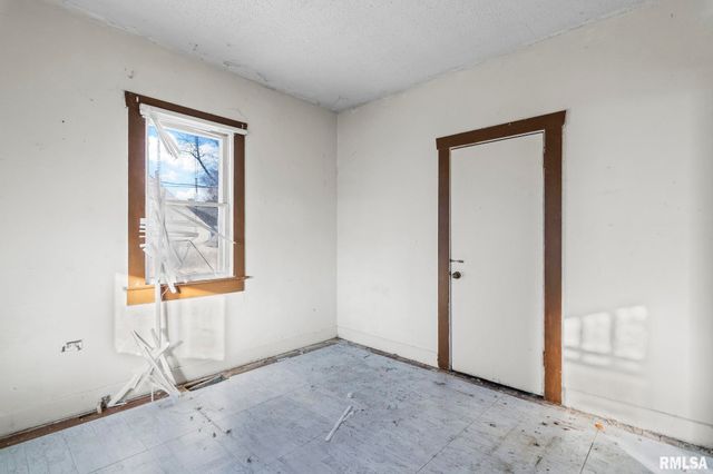 534 S LIVINGSTON Street, Springfield, IL 62703