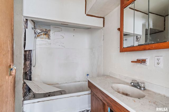 534 S LIVINGSTON Street, Springfield, IL 62703