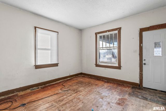 534 S LIVINGSTON Street, Springfield, IL 62703