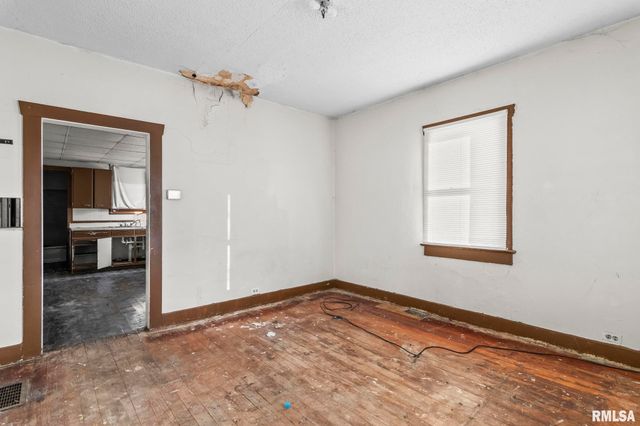 534 S LIVINGSTON Street, Springfield, IL 62703