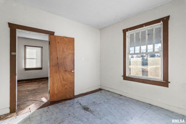 534 S LIVINGSTON Street, Springfield, IL 62703