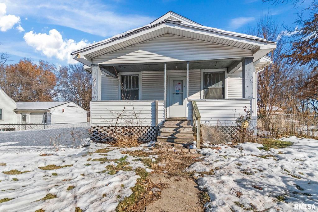 534 S LIVINGSTON Street, Springfield, IL 62703