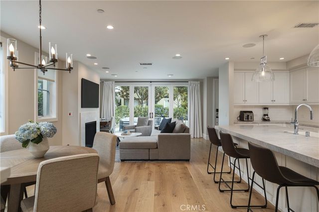711 Marigold Avenue, Corona Del Mar, CA 92625
