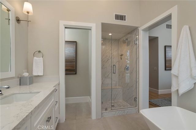 711 Marigold Avenue, Corona Del Mar, CA 92625