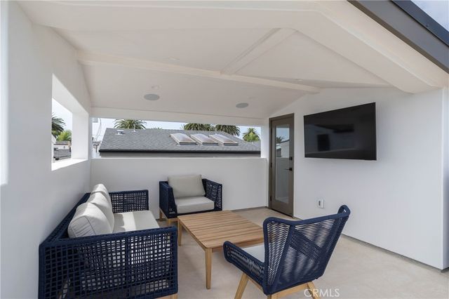 711 Marigold Avenue, Corona Del Mar, CA 92625