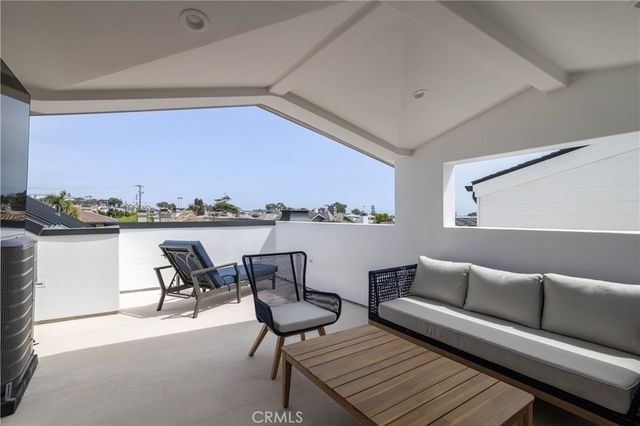 711 Marigold Avenue, Corona Del Mar, CA 92625
